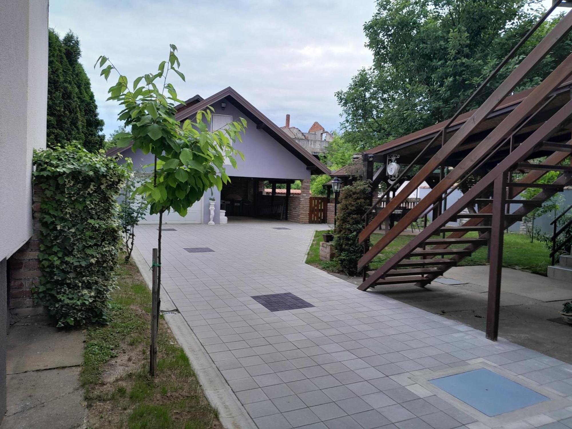 Kod Dide I Bake * Vukovar